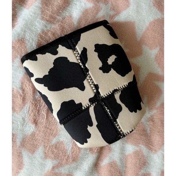 Black and White Javasok Cow Print 30-32 oz Cold Cup Sleeve - Picture 4 of 6